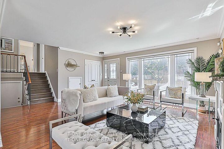 Photo de la propriété: 168 McKee Avenue ON M2N 4C7