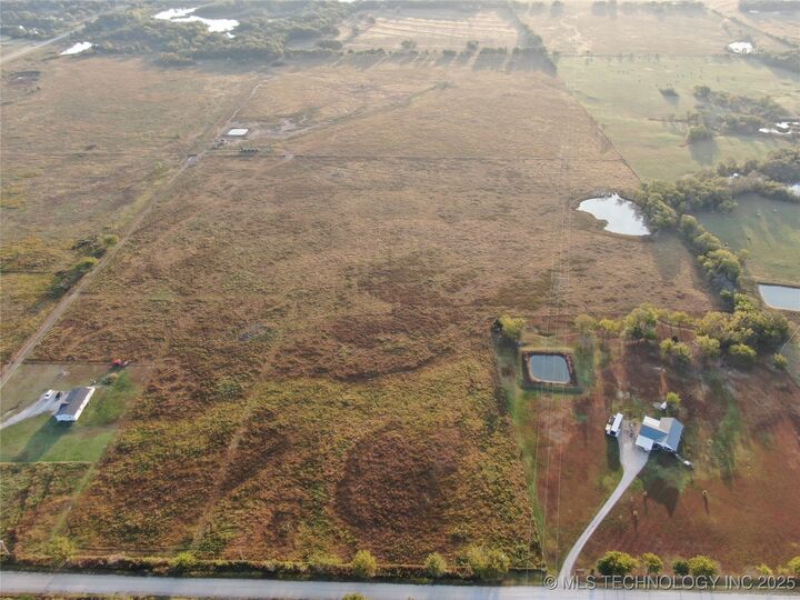 Property Photo:  70 N 300 Road  OK 74447 