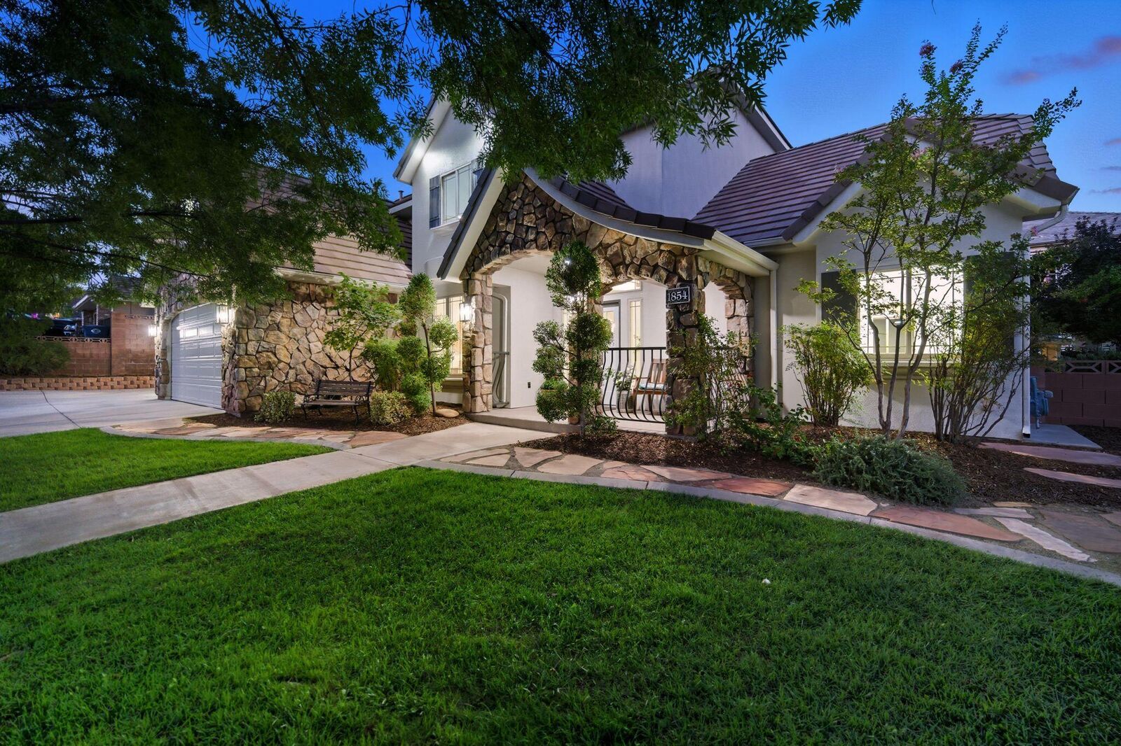 Property Photo: 1854 N Serenity Dr UT 84770