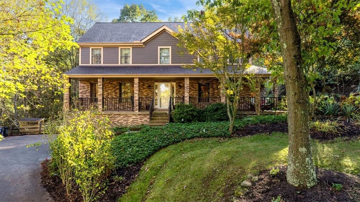Property Photo: 129 Elgin Ct PA 16033