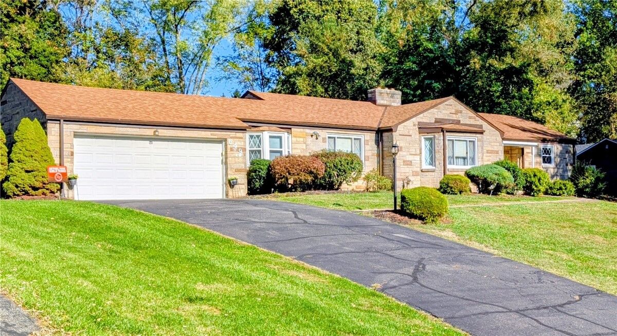 Property Photo: 649 Rolling Green Dr Pa Rolling Green Dr PA 15102