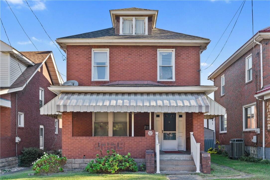 Property Photo:  422 N 3rd St  PA 15025 