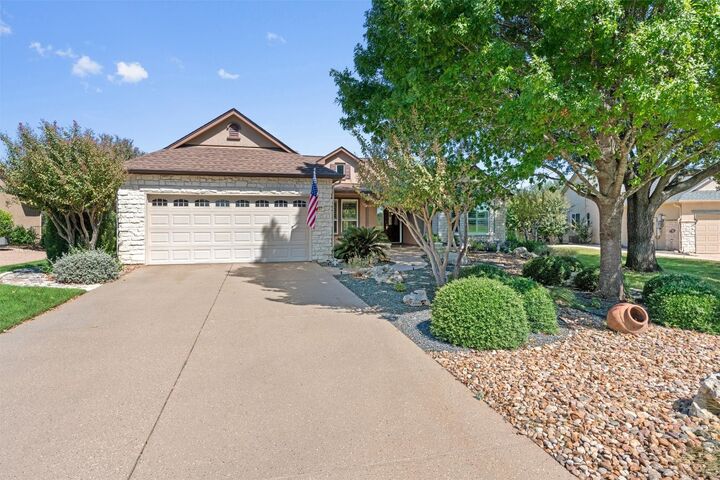 Property Photo: 127 Durango Trail TX 78633
