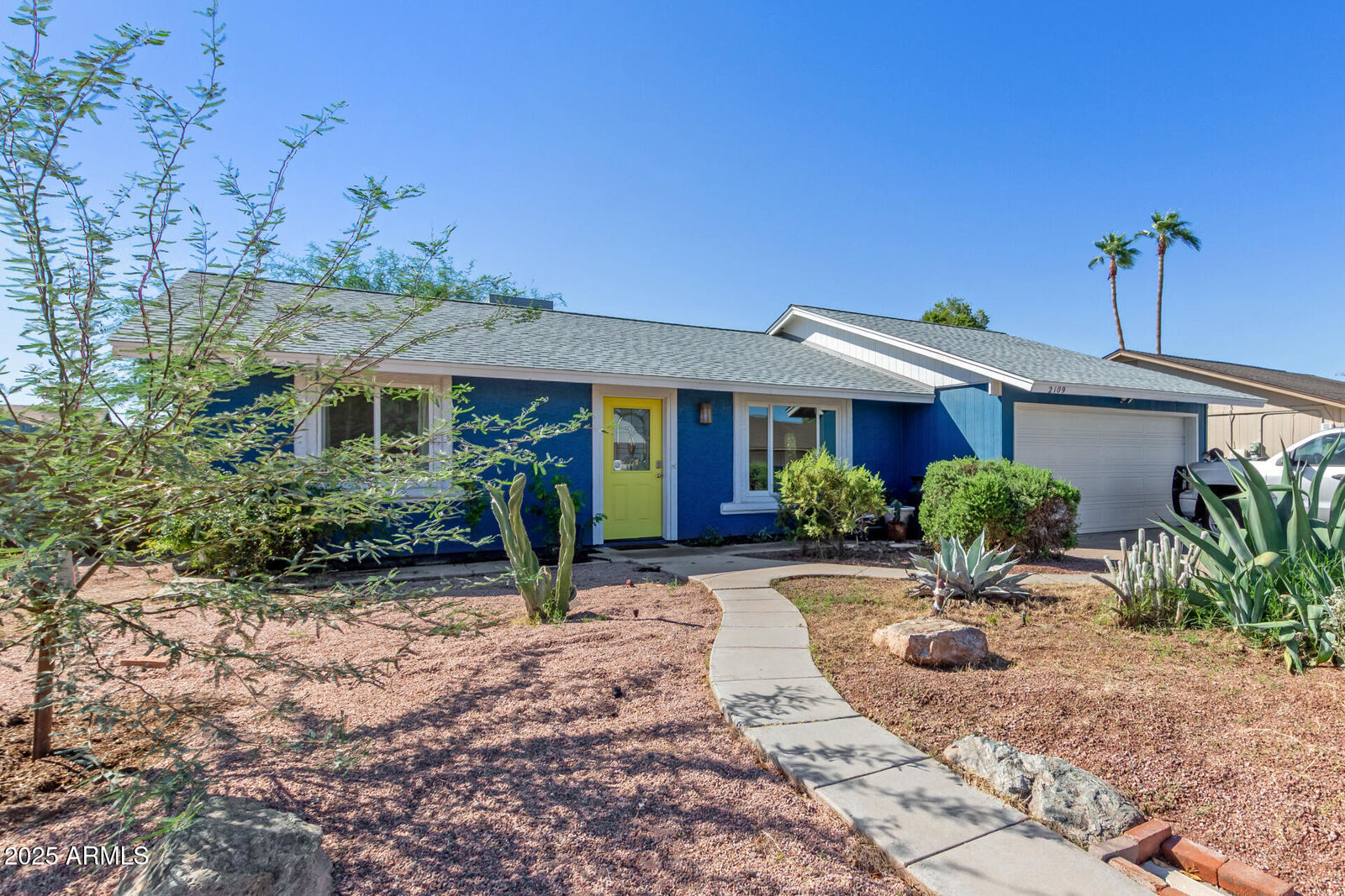 Property Photo:  2109 E Cindy Street  AZ 85225