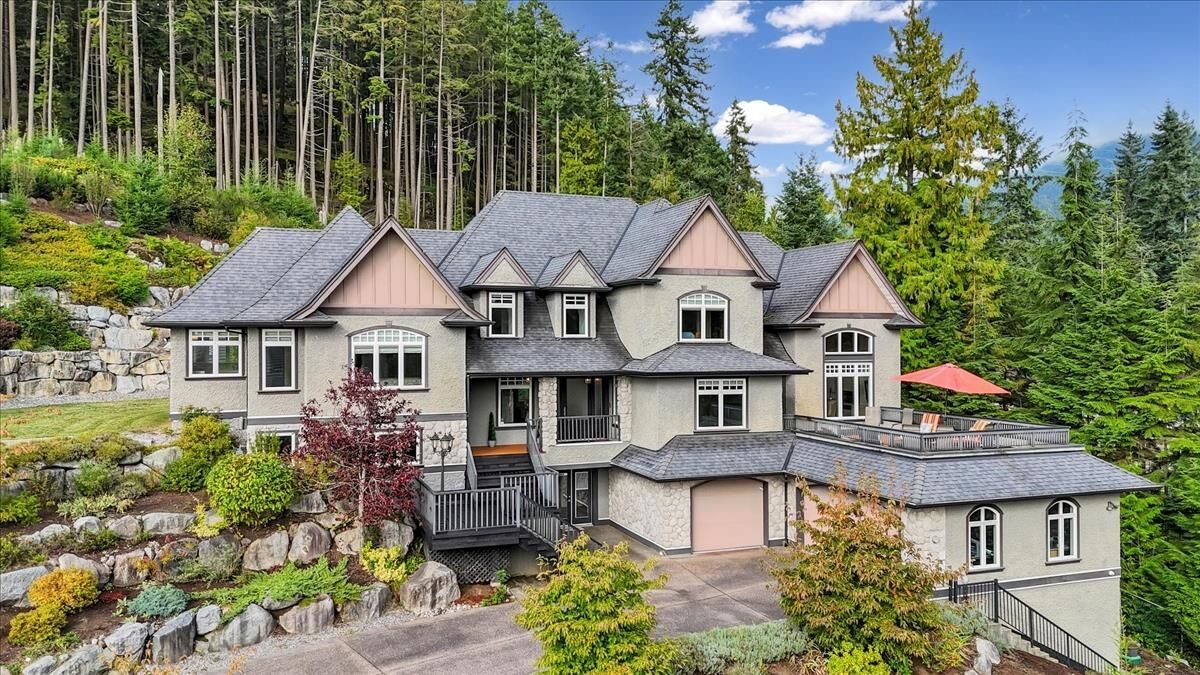 Photo de la propriété: 1403 Crystal Creek Drive BC V3H 0A3