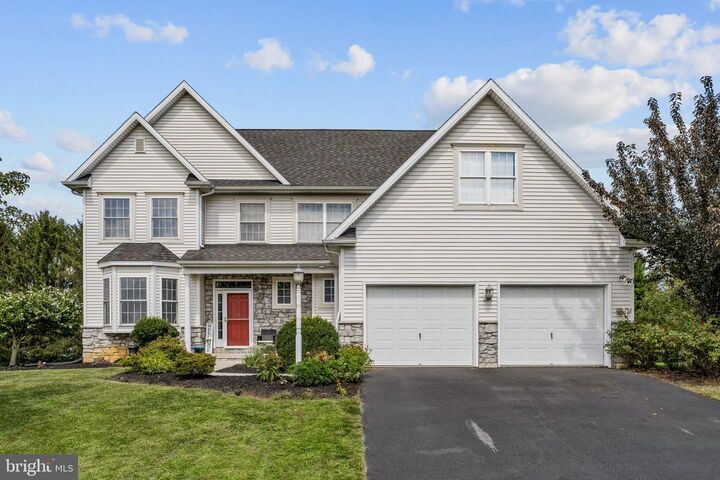 327 Squire Lane  Lititz PA 17543 photo