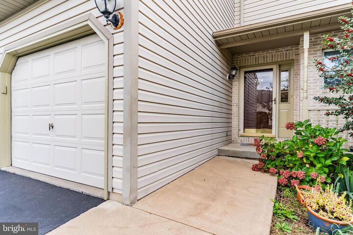 Property Photo: 224 Forest Oak Lane PA 17110