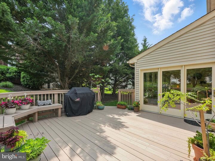 Property Photo: 12704 Autumn Crest Drive VA 20171