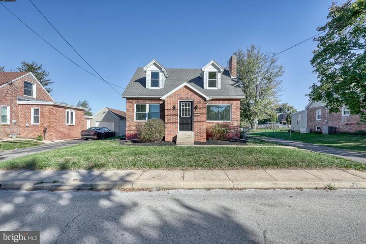 Property Photo:  103 E Canal Street  PA 17315