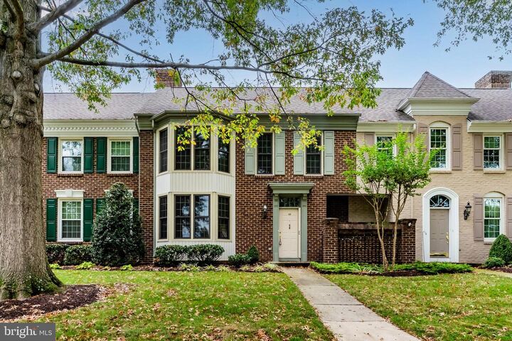 48 Devonshire Square  Mechanicsburg PA 17050 photo