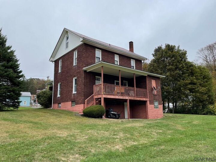 Property Photo:  2611 Jackson Ave  PA 15963