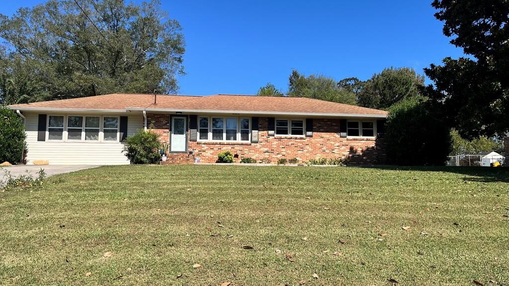 Property Photo: 8 Cameo Dr GA 30165