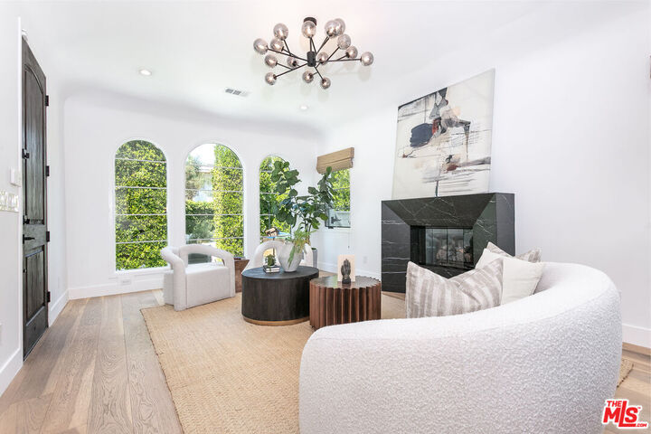 Property Photo:  732 N Cherokee Ave  CA 90038 