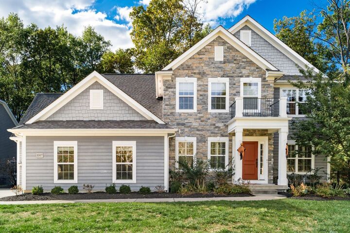 Property Photo:  1007 Heritage Street  OH 43004