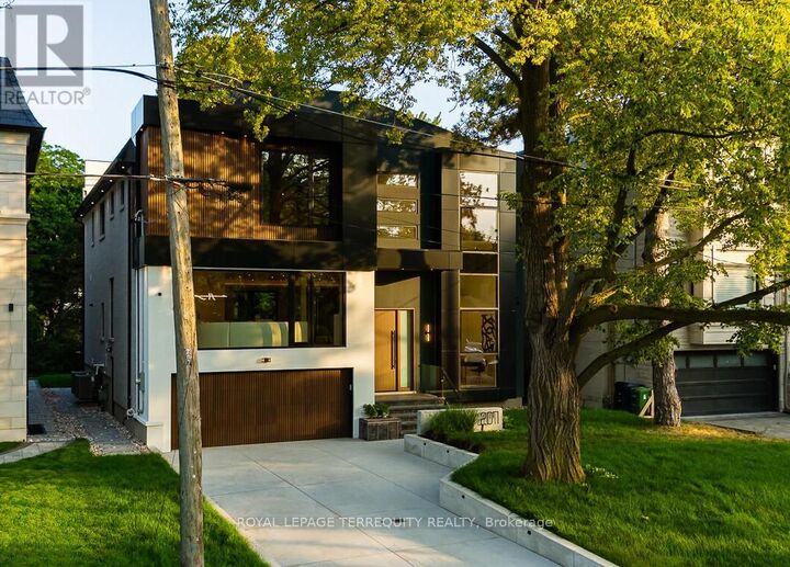 Property Photo:  207 Newton Drive  ON M2M 2P2 