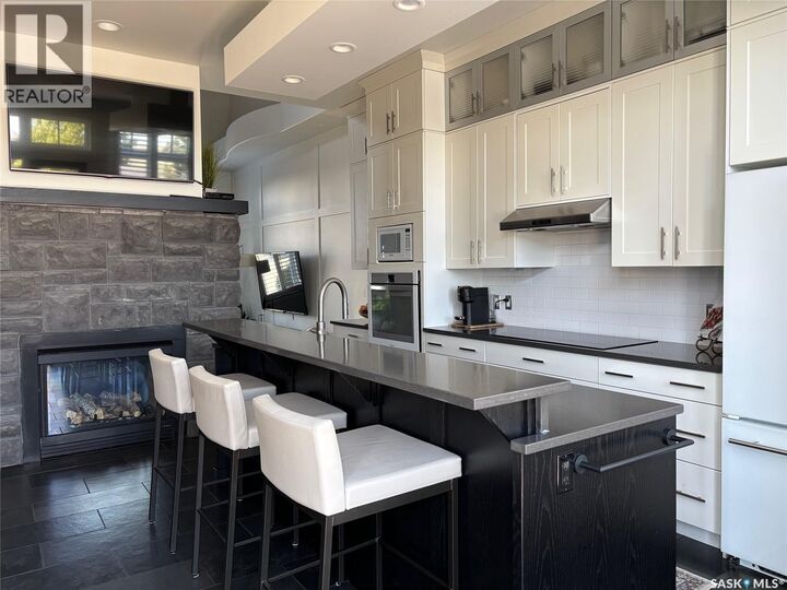 Property Photo: 426 Lamarsh Road SK S7W 1B8