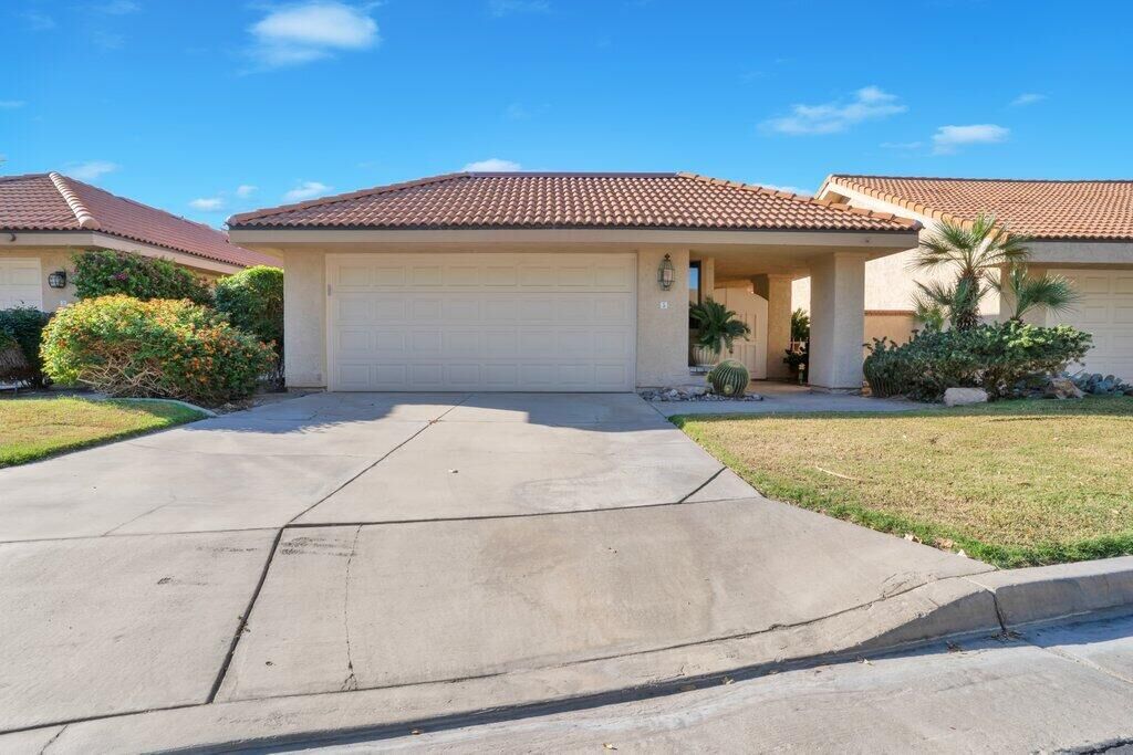 Property Photo: 5 Acapulco Drive Drive CA 92260