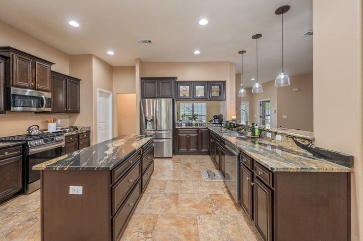 Property Photo: 5774 Wayne Rogers Road FL 32539