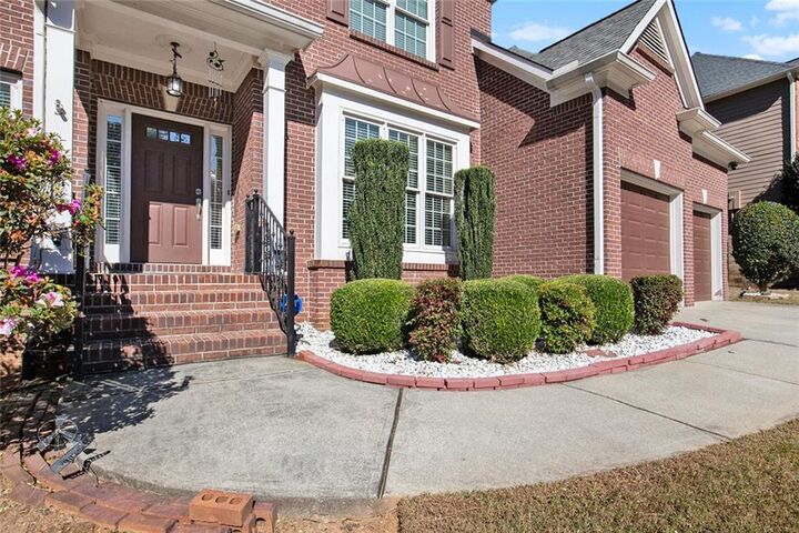 Property Photo: 870 Creekview Bluff Way GA 30518