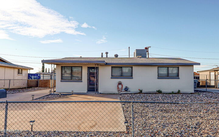 Property Photo: 310 Kelvin Avenue TX 79915