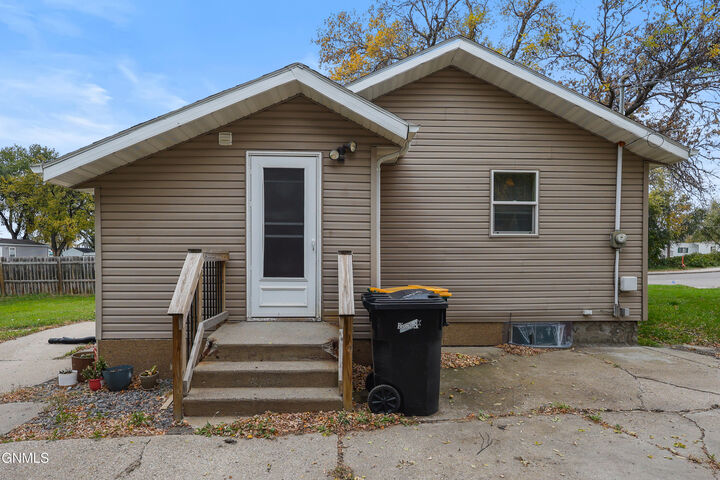 503 9th Street S  Bismarck ND 58504 photo