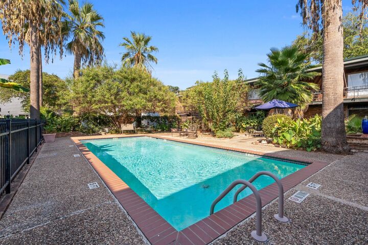 Property Photo: 1849 Marshall Street 9 TX 77098