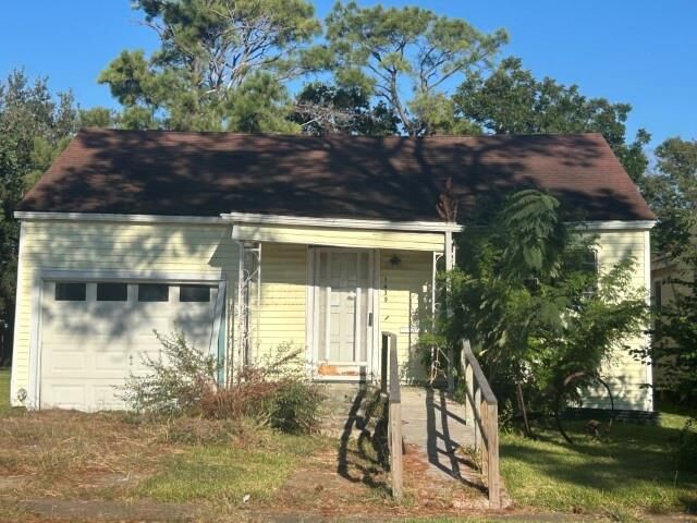 Property Photo: 1439 W 5th Street TX 77640