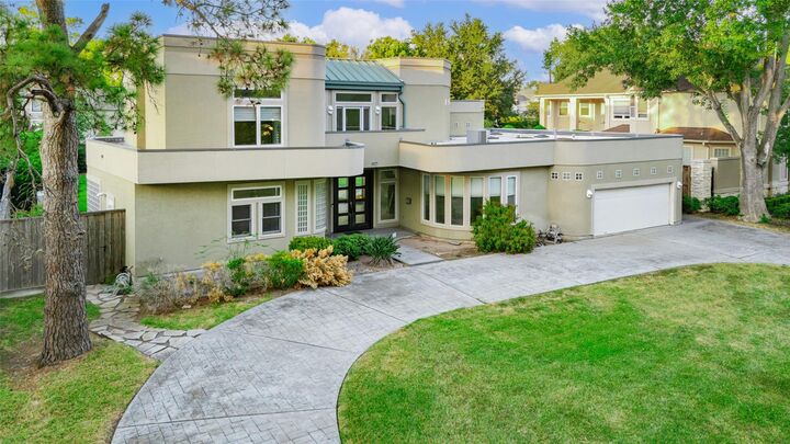 5304 Braeburn Drive  Bellaire TX 77401 photo