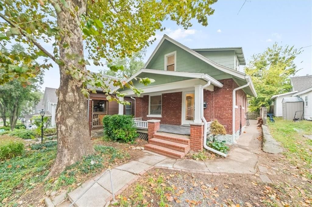 Property Photo: 4524 Bell Street MO 64111