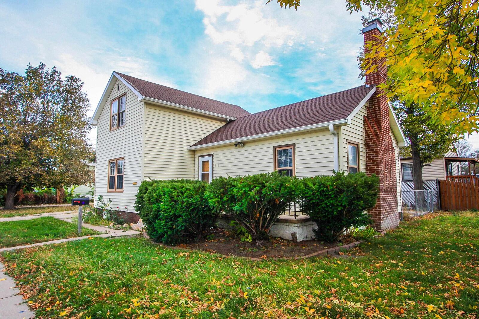 Property Photo: 103 S Walnut NE 69101