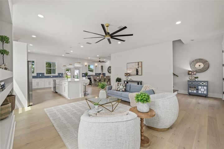 Property Photo: 1405 50th Avenue N FL 33703