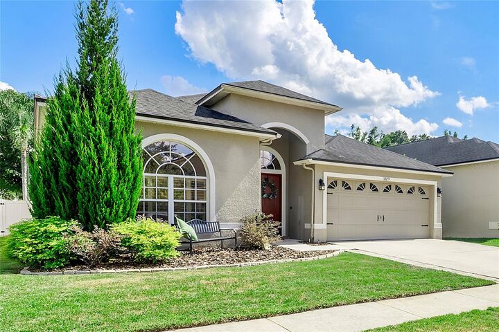 Property Photo: 3329 Foxcroft Circle FL 32765