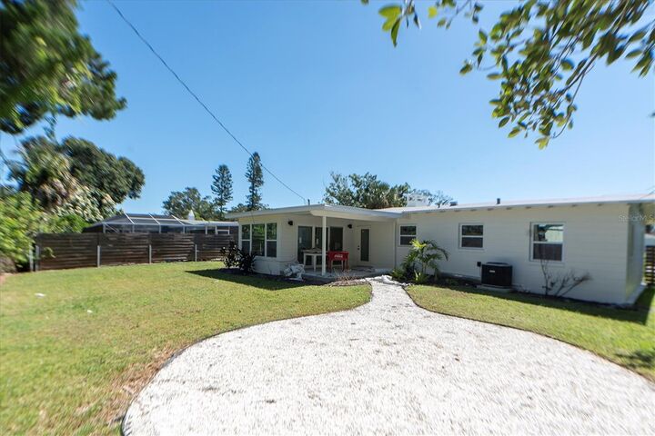 Property Photo:  4811 Del Rio Way S  FL 33711