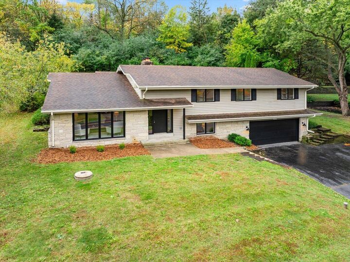 Property Photo: N105w20975 Oak Ln WI 53022