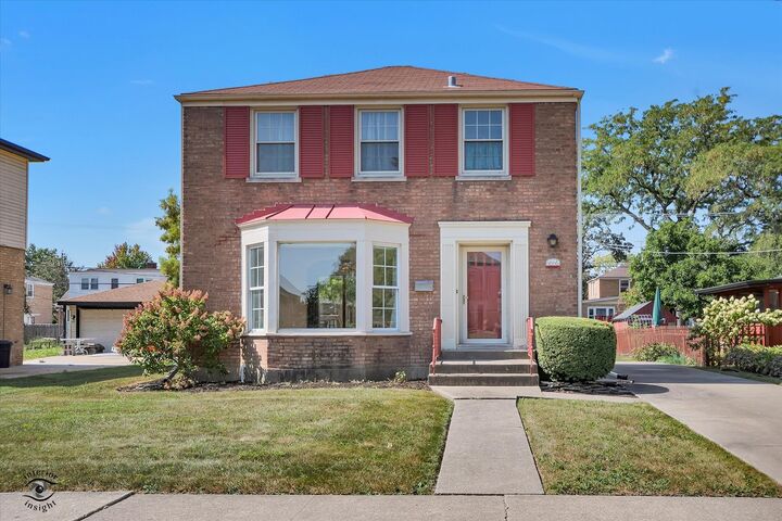 Property Photo:  1816 Manchester Avenue  IL 60154 