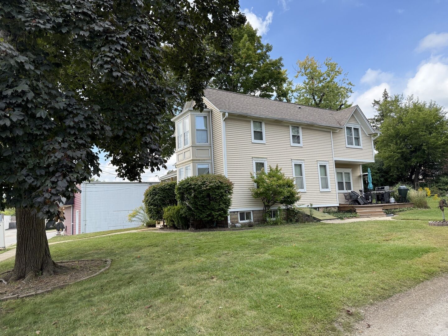 Property Photo: 110 Appley Avenue IL 60048
