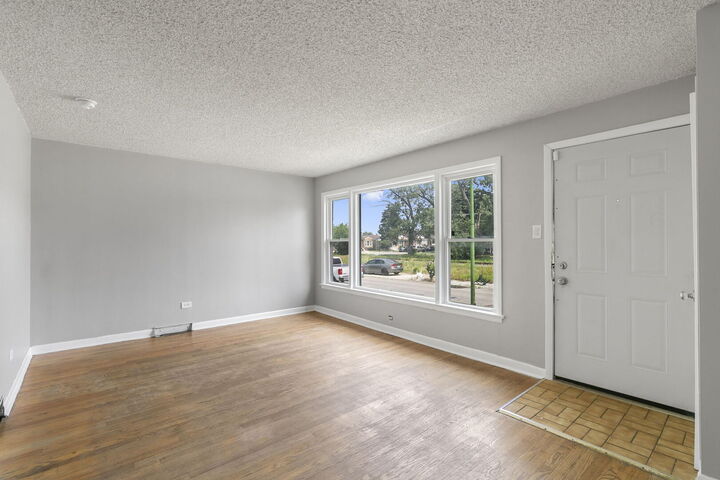 Property Photo: 7216 S Central Park Avenue IL 60629