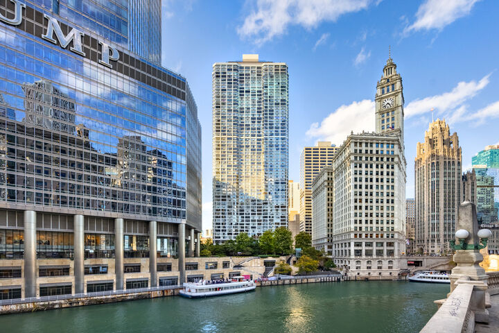 Property Photo: 405 N Wabash Avenue 2801 IL 60611
