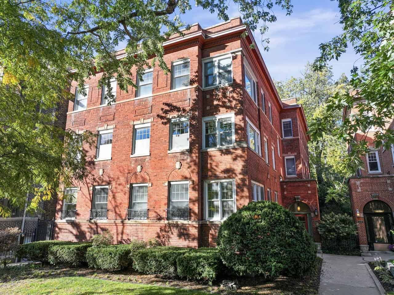 Property Photo:  832 W Gunnison Street 3N  IL 60640