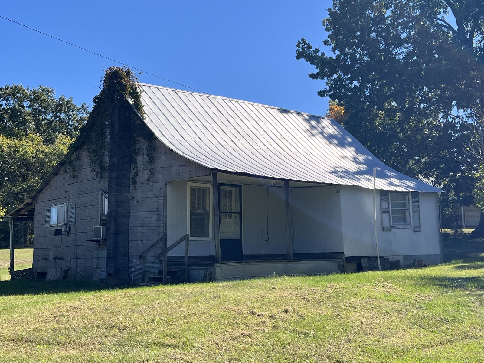 Property Photo: 209 Wade Rd TN 38583