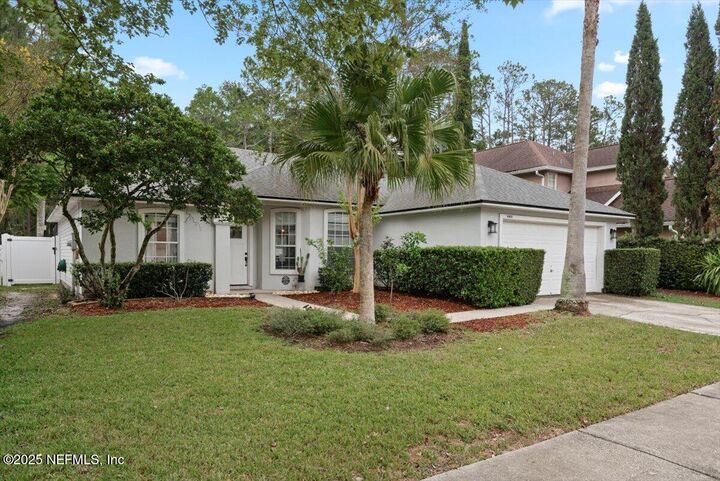 Property Photo: 8901 Canopy Oaks Drive FL 32256