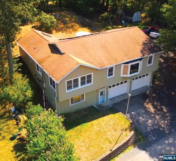 335 Elmira Trail  Hopatcong NJ 07843 photo