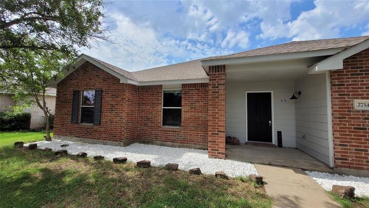 Property Photo:  2714 Kernville Drive  TX 75098 