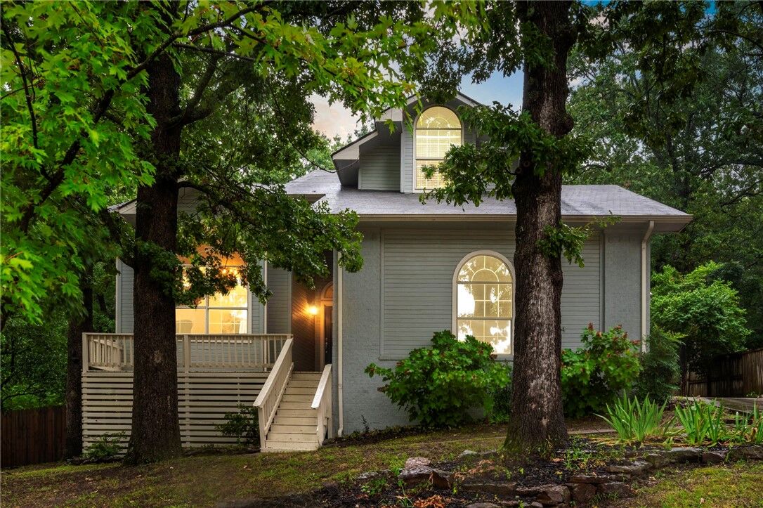 Property Photo:  1674 N Forest Hts  AR 72703 