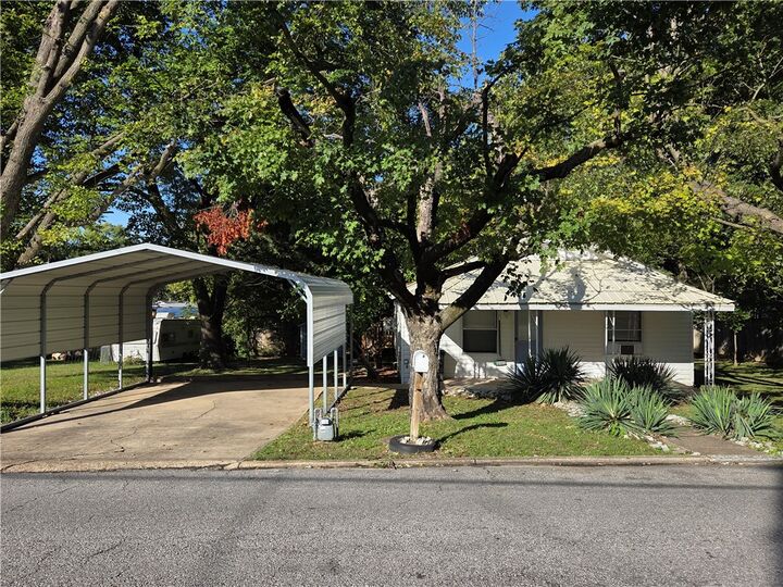 Property Photo:  206 McKennon Street  AR 72616 