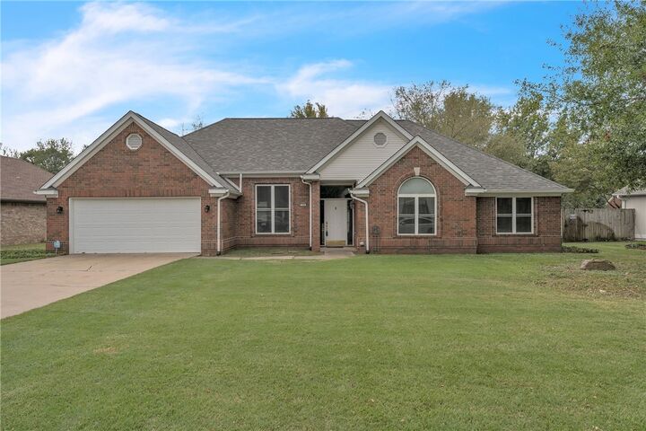 105 W Henson Avenue  Springdale AR 72764 photo