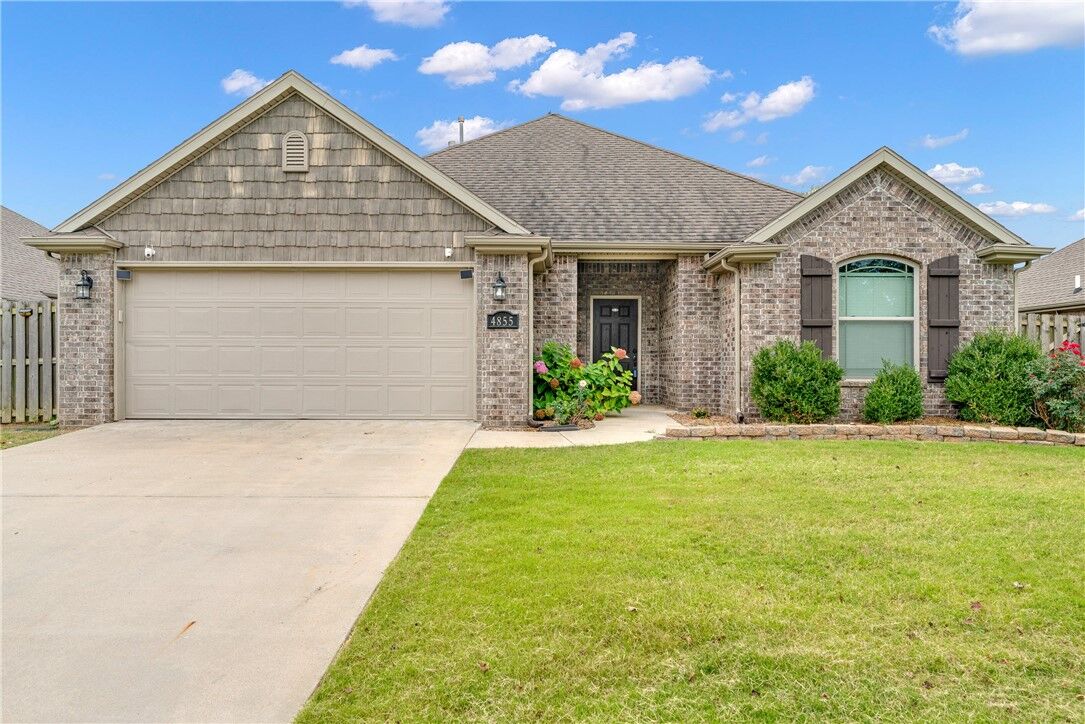 Property Photo: 4855 W Croft Drive AR 72704