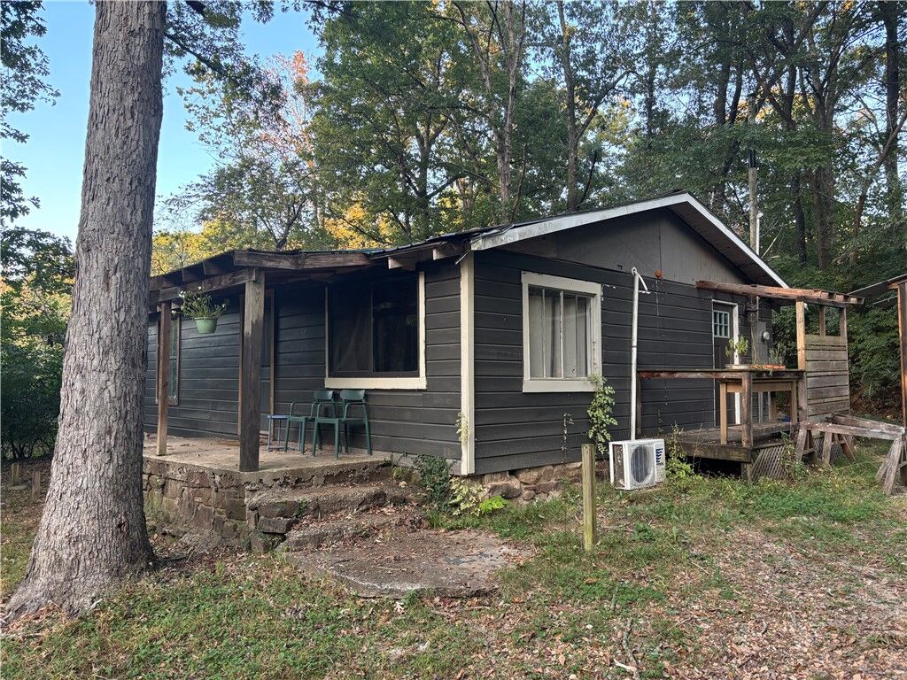 Property Photo: 1646 N Double Springs Road AR 72704