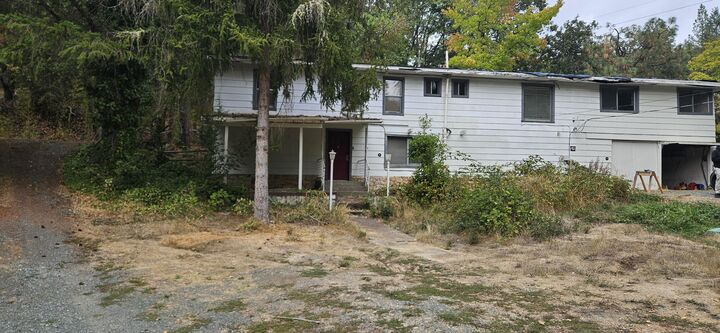 2100 Robinson Road  Grants Pass OR 97527 photo
