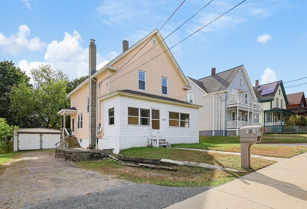 Property Photo:  625 Gaskill St  MA 01504 